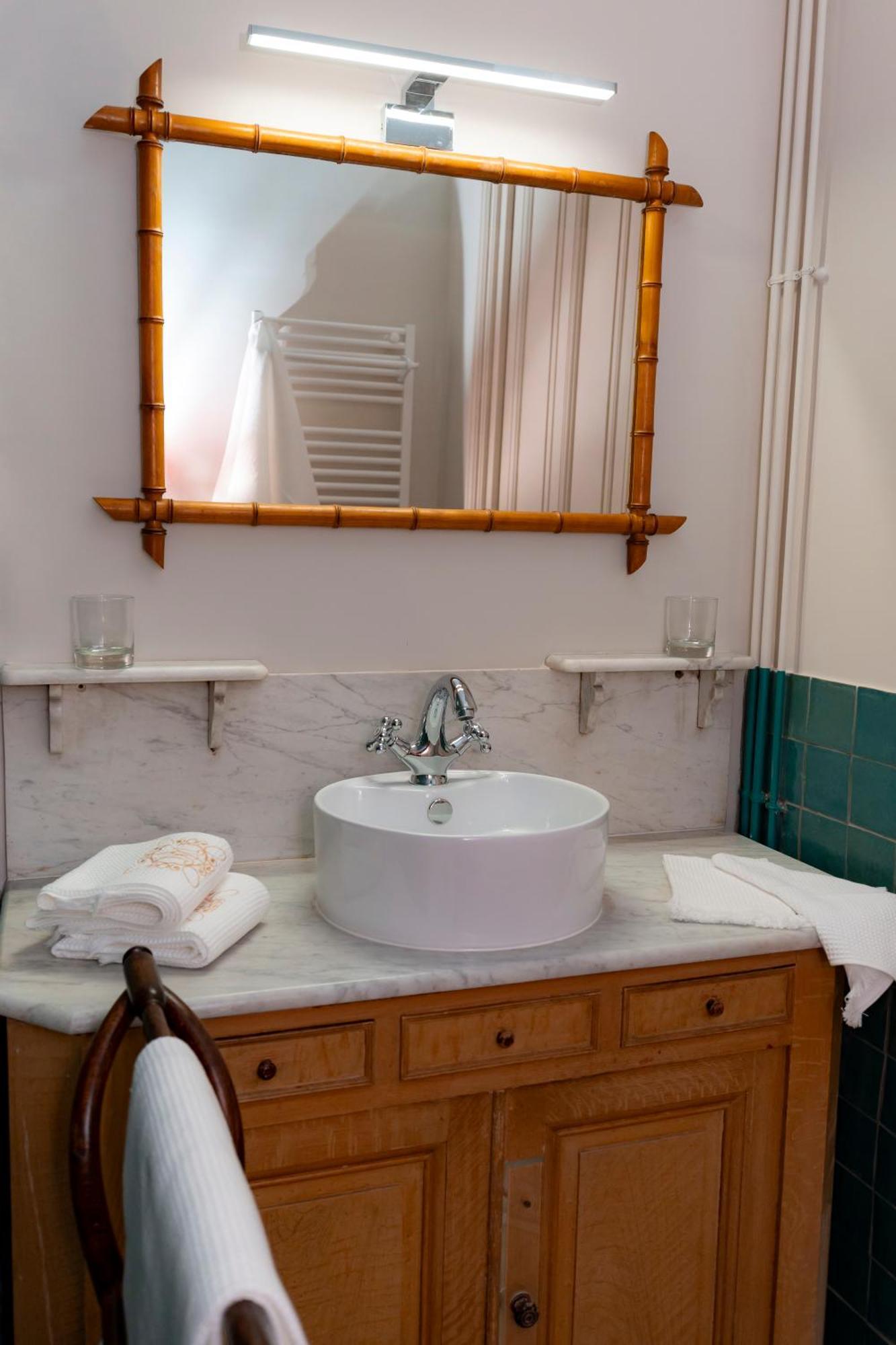 Bed and Breakfast Domaine De Montclair à Pommiers  Extérieur photo