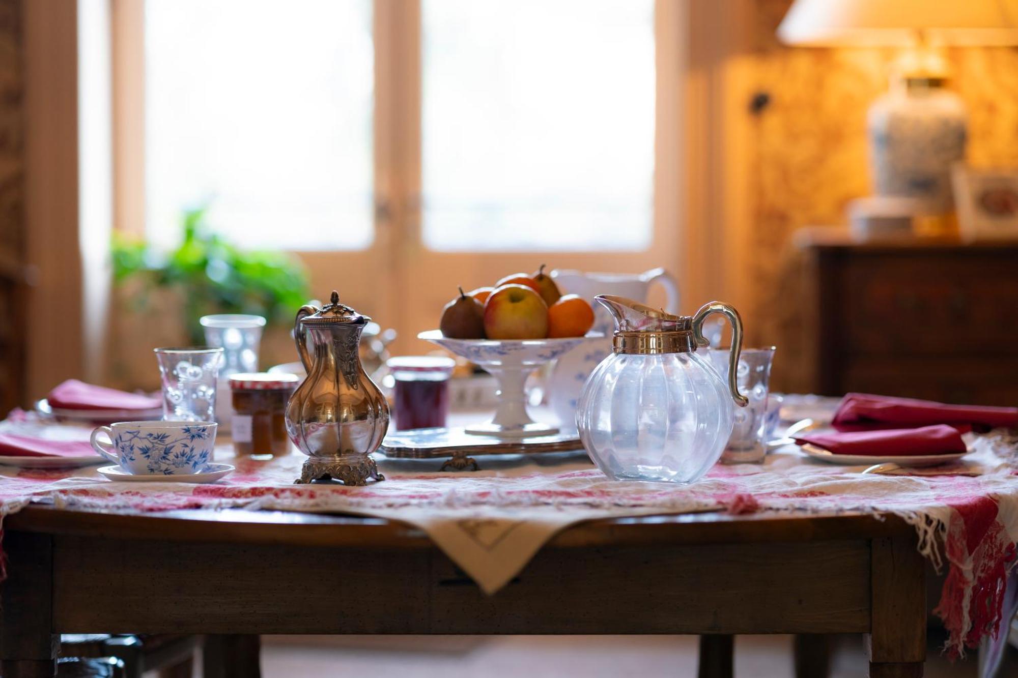 Bed and Breakfast Domaine De Montclair à Pommiers  Extérieur photo
